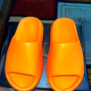 Yeezy slides size 4 used